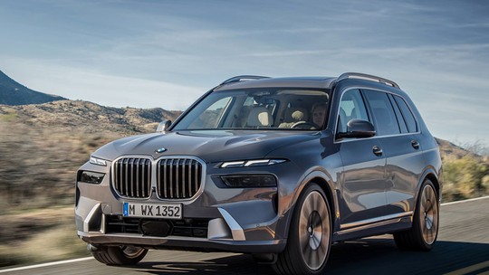 Novo BMW X7 agora tem faróis e grade polêmicos; SUV chega ao Brasil em 2023
