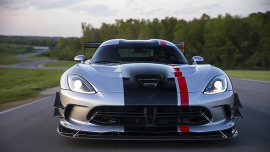 Dodge lança Viper ACR para as pistas 