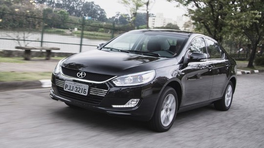 Avaliação: JAC J5 reestilizado