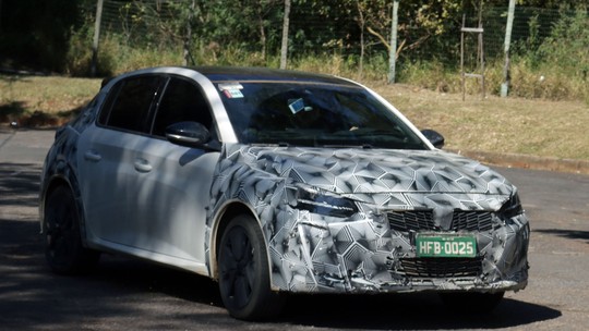 Flagra: Novo Peugeot 208 é visto em versão esportiva GT no Brasil