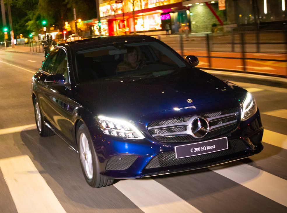 O C200 EQ Boost montado em Iracemápolis (SP) foi o primeiro carro híbrido nacional — Foto: Divulgação