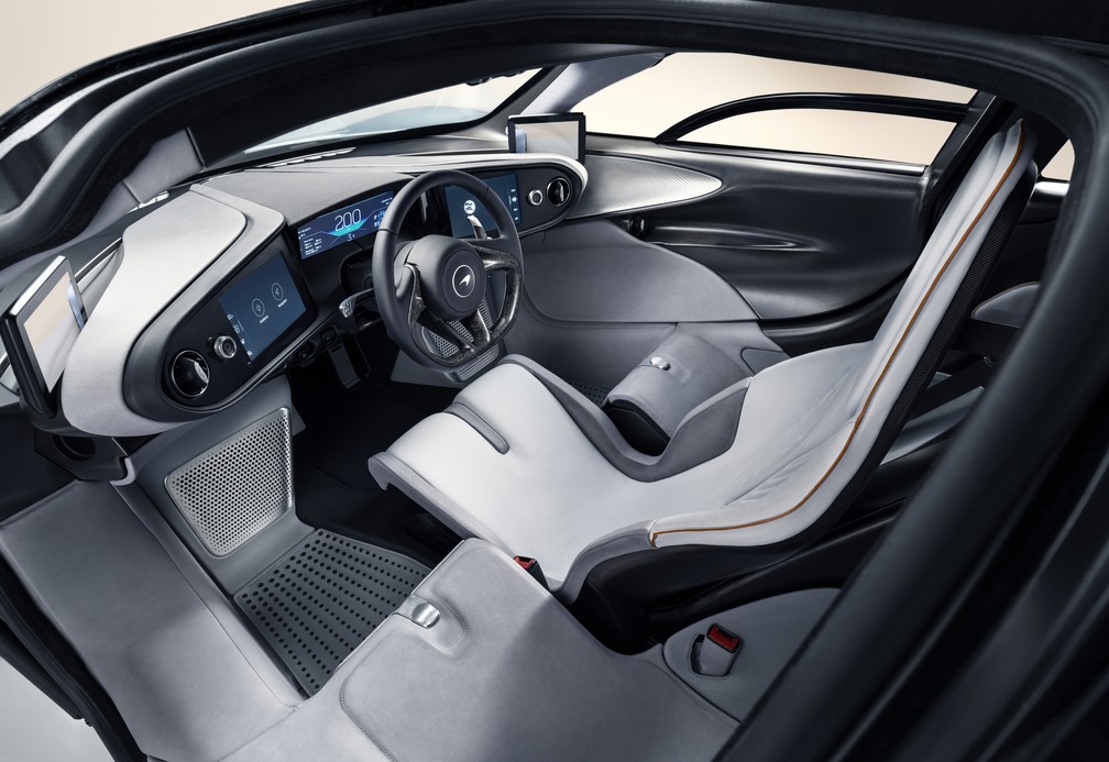 McLaren Speedtail tem posição de guiar inspirada na Fórmula — Foto: McLaren/Divulgação
