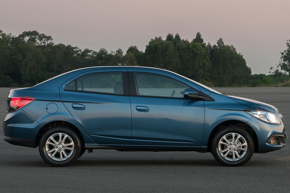 Chevrolet Prisma LTZ automático (<a href="http://revistaautoesporte.autonewsbrasil.webbfinanceiro.com/Noticias/chevrolet/onix/noticia/2013/07/chevrolet-lanca-onix-e-prisma-com-cambio-automatico.html">saiba mais</a>)