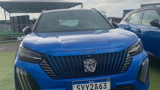 Flagra: novo Peugeot e-2008 aparece antes da hora e terá mais autonomia