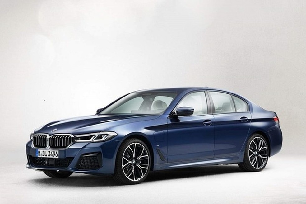 BMW Série 5 reestilizado tem na dianteira as maiores diferenças (Foto: Reprodução/German Car Forum) — Foto: Auto Esporte