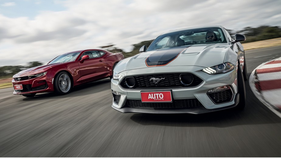 Teste comparativo: Ford Mustang e Chevrolet Camaro duelam no último  encontro dos clássicos V8