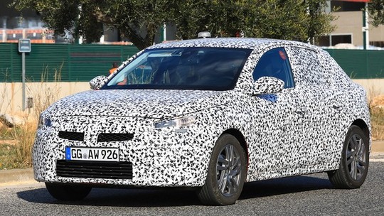 Novo Opel Corsa é flagrado e tem muito de Peugeot