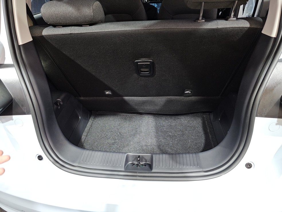 Leapmotor T03 tem porta-malas com capacidade para 260 litros — Foto: André Schaun/Auto News Brasil