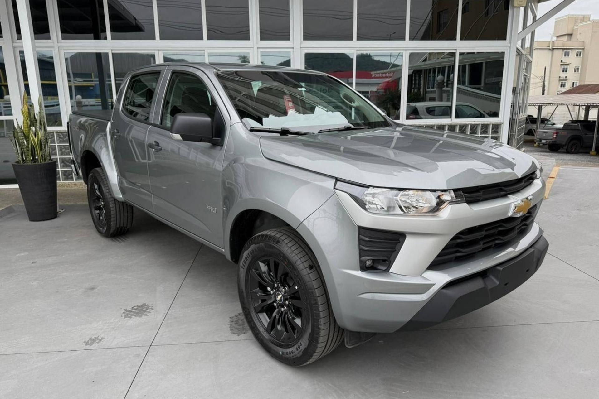 Chevrolet S10 tem desconto de R$ 70 mil e sai mais barata que Fiat Toro