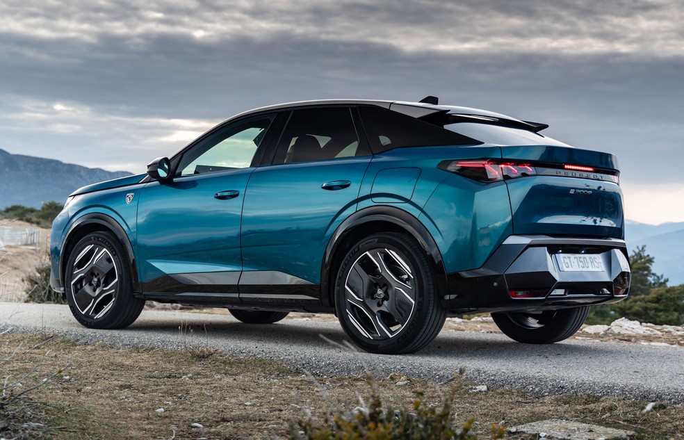 Peugeot 3008 usa a nova plataforma STLA Medium, que também chegará ao próximo Jeep Compass — Foto: Divulgação