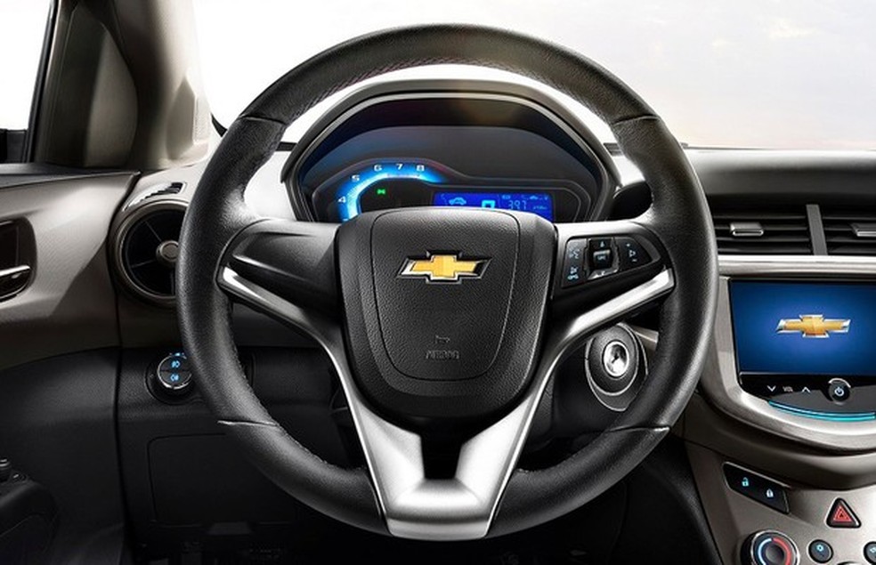 Interior do Chevrolet Sonic 2015 chinês (Foto: Divulgação) — Foto: Auto Esporte