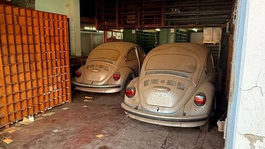 Loja da Volkswagen fechada há 20 anos é reaberta para vender Fuscas 0 km