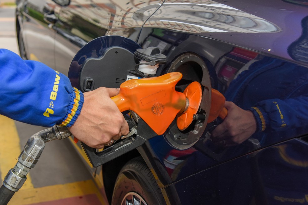 Combustível aditivado tem compostos de limpeza para preservar componentes — Foto: Murilo Goes/Auto News Brasil