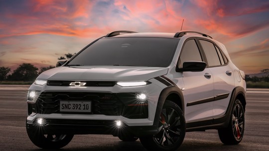Chevrolet Sonic revela interior e 'entrega' painel mais refinado que o Onix
