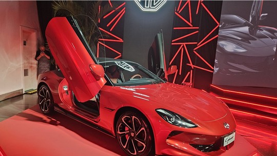 Chinesa MG chega ao Brasil para vender de picape a rival de Porsche