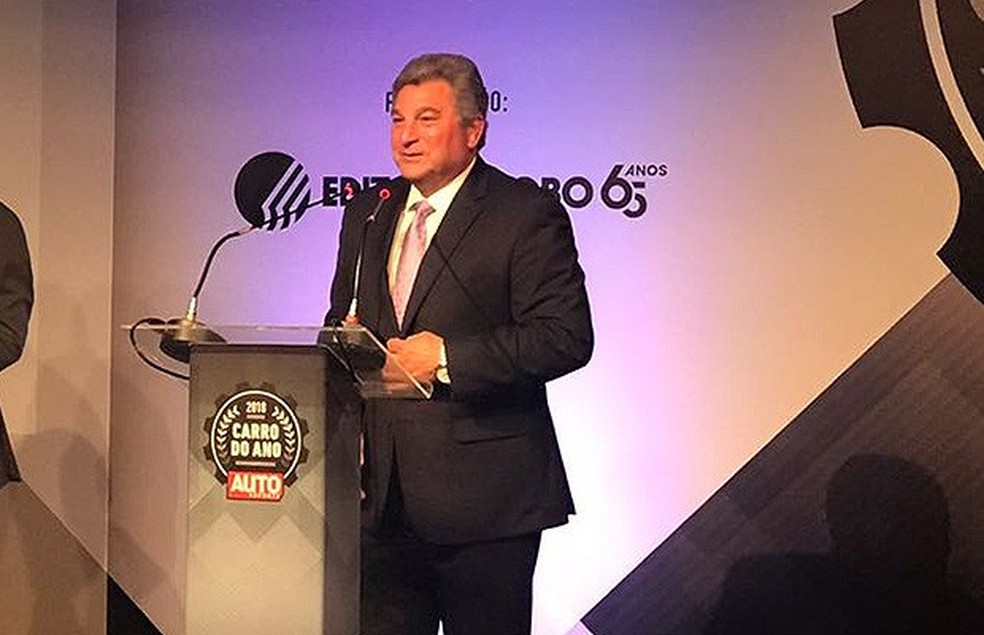 Steve St. Angelo, CEO da Toyota para América Latina e Caribe recebe o troféu de Executivo do Ano 2018 (Foto: Auto News Brasil) — Foto: Auto Esporte