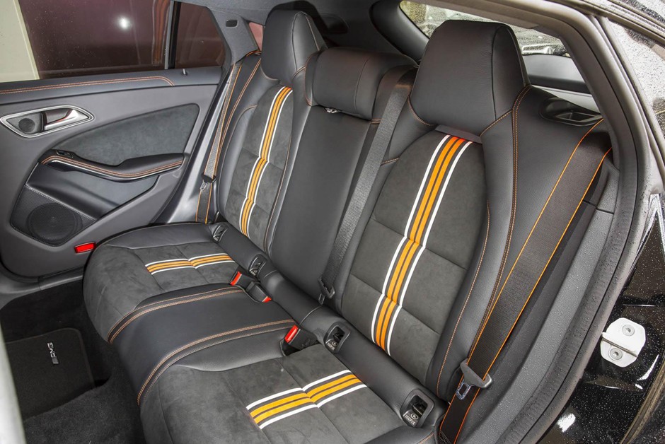 Mercedes CLA 45 AMG OrangeArt Edition