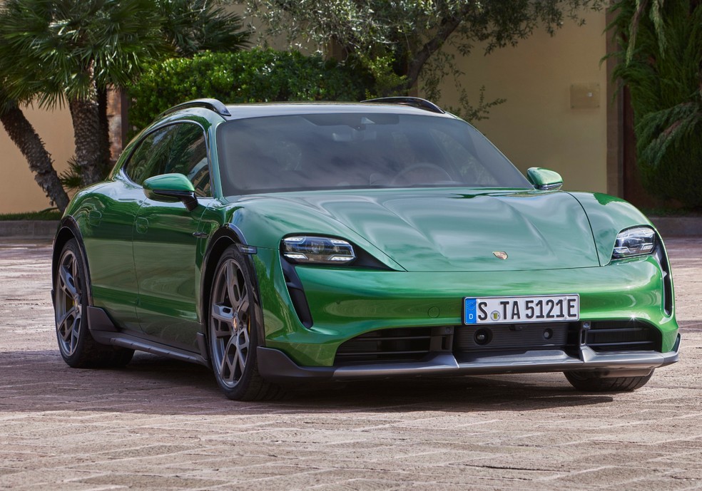 Porsche Taycan Cross Turismo está disponível em quatro versões no exterior — Foto: Divulgação