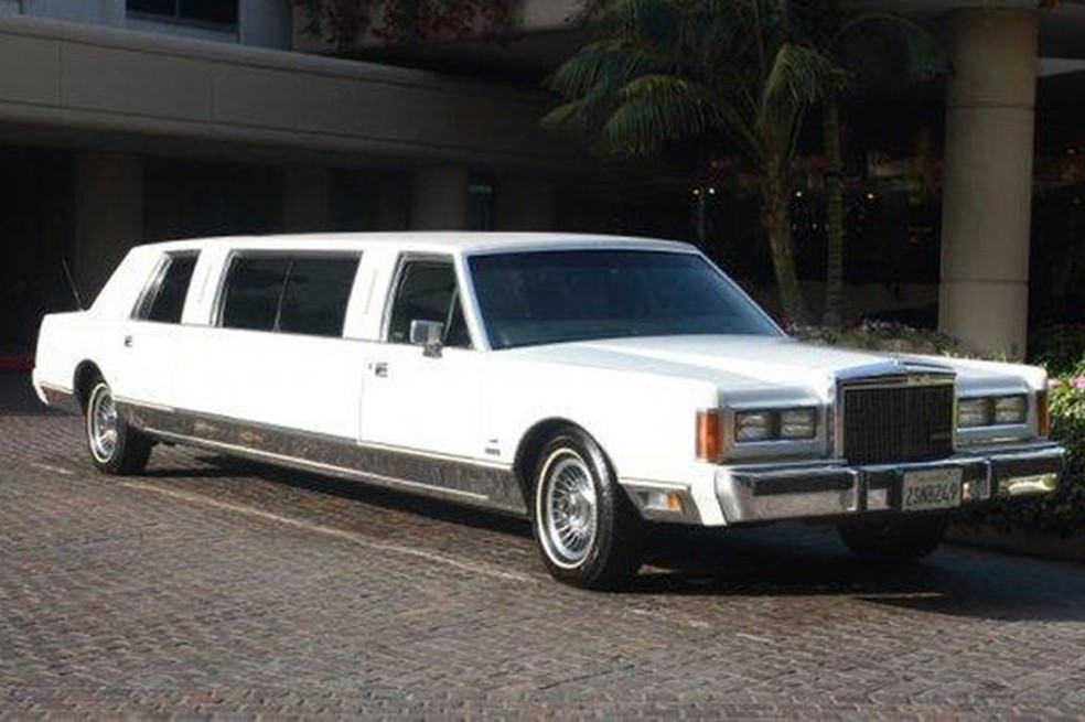 Lincoln Town Car 1988 de Michael Jackson (Foto: Reprodução) — Foto: Auto Esporte