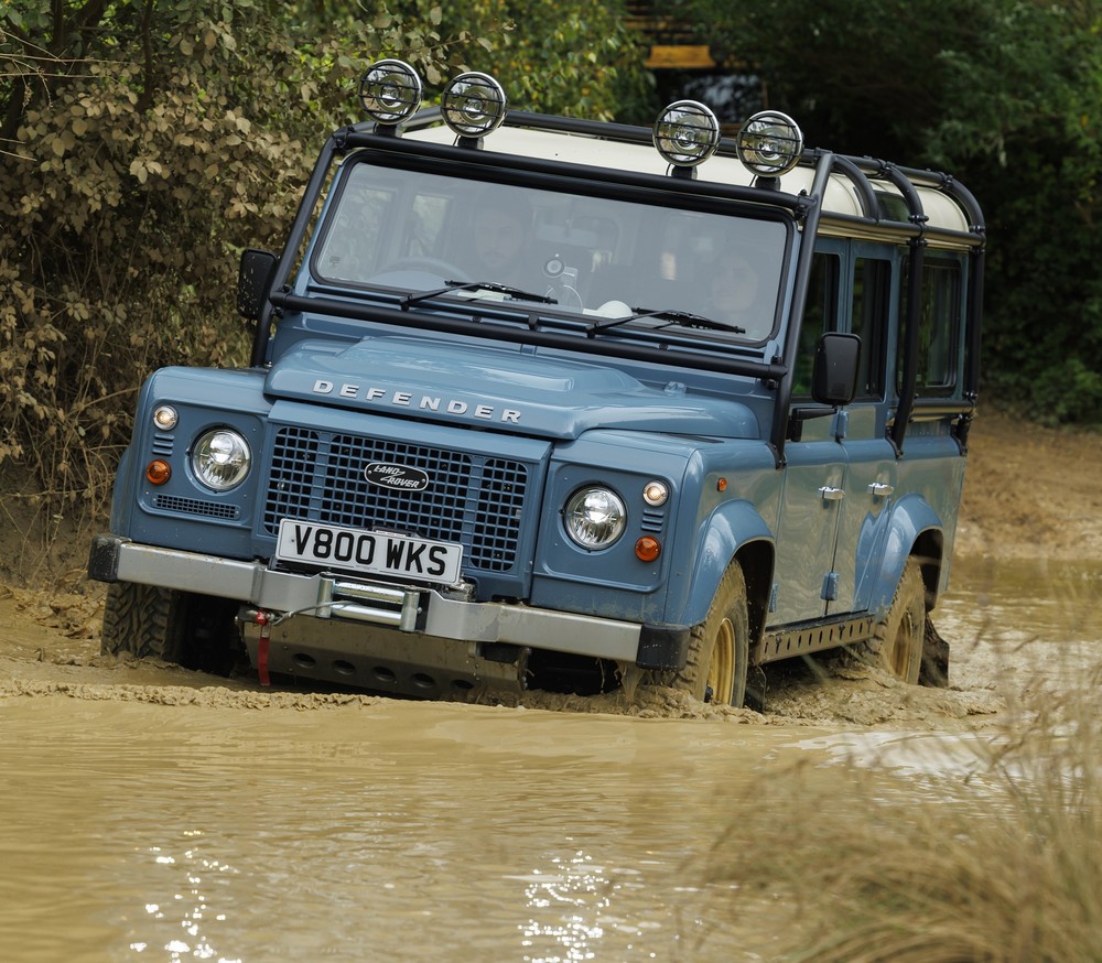 Teste: Land Rover Defender clássico de R$ 1,4 mi tem vida nova com motor V8