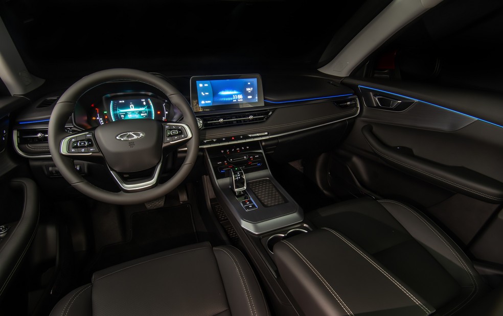 Um dos pontos fortes do Caoa Chery Tiggo 5x Pro é o repaginado interior, com desenho minimalista e bom acabamento — Foto: Divulgação