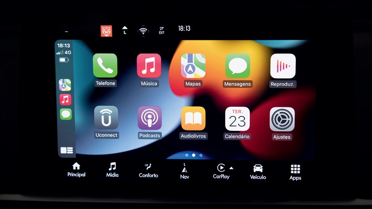 Fiat Fastback Audace 200 - Sistema ConnectMe não é oferecido na versão Audace, mas multimídia tem tela de 8,4" e conexão com Apple CarPlay e Android Auto sem fio, além de portas USB dos tipos A e C