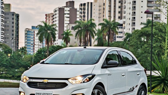 Ranking de carros mais vendidos no 1º semestre tem 2 picapes; Onix lidera