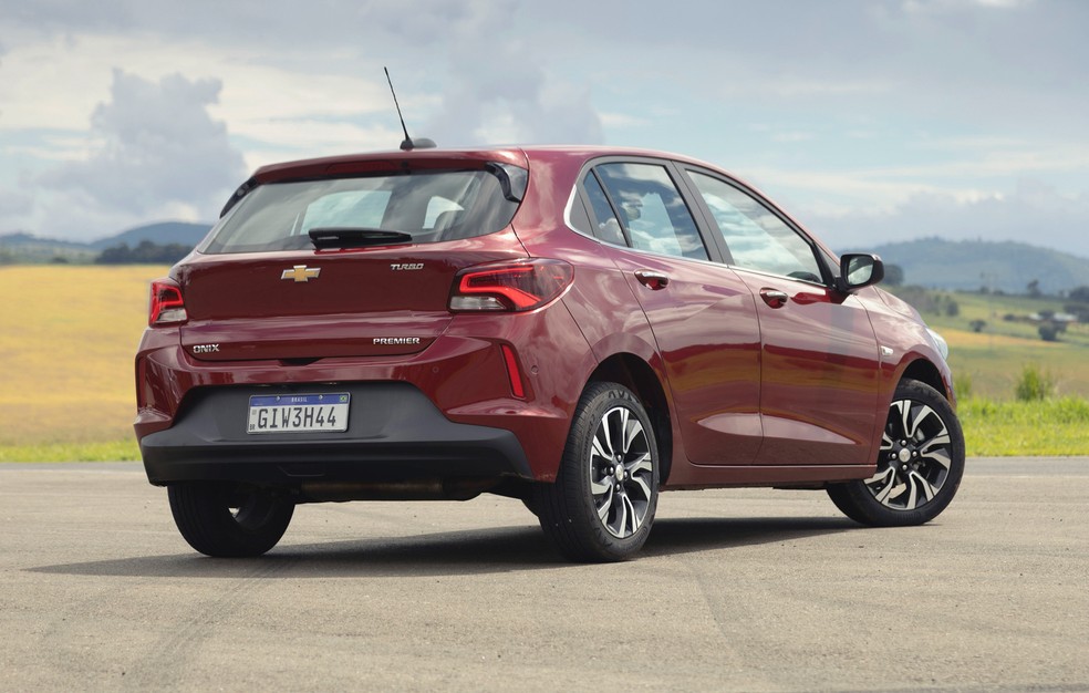 Chevrolet Onix ganha descontos genorosos da versão de entrada — Foto: Fabio Aro/Autoesporte