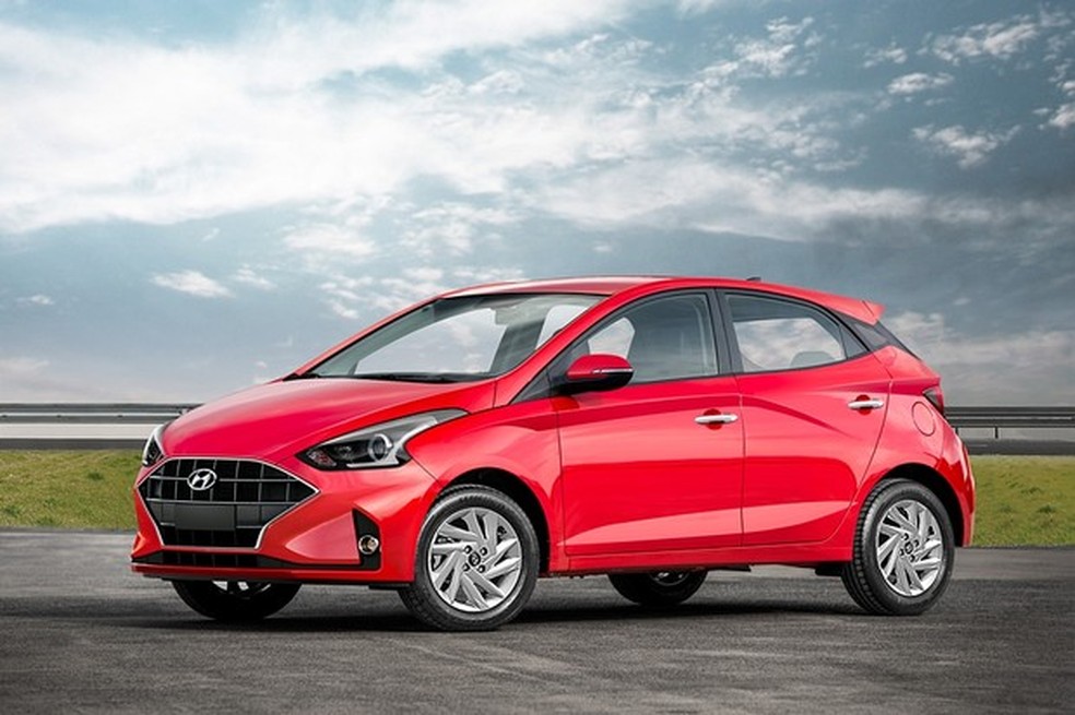 Projeção mostra o desenho do novo HB20 (Foto: João Kleber do Amaral/Auto News Brasil) — Foto: Auto Esporte