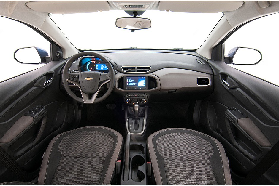 Chevrolet Prisma LTZ automático (<a href="http://revistaautoesporte.autonewsbrasil.webbfinanceiro.com/Noticias/chevrolet/onix/noticia/2013/07/chevrolet-lanca-onix-e-prisma-com-cambio-automatico.html">saiba mais</a>)