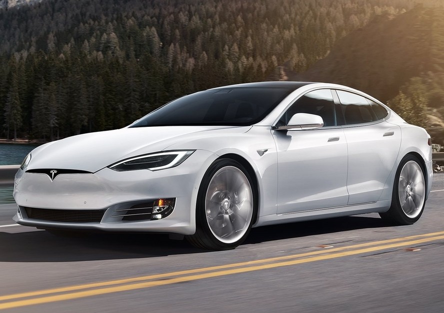 Tesla Model S 2017 Dianteira Movimento