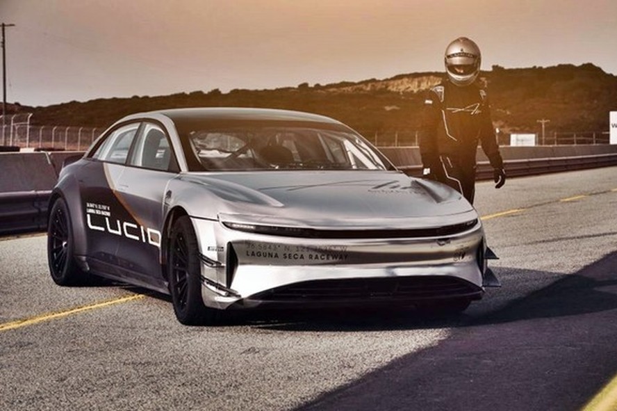Lucid Air bate o tempo de Ferrari e Corvette em Laguna Seca
