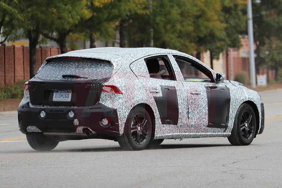 Flagra: Novo Ford Focus hatch em testes nos EUA (Foto: Automedia) — Foto: Auto Esporte