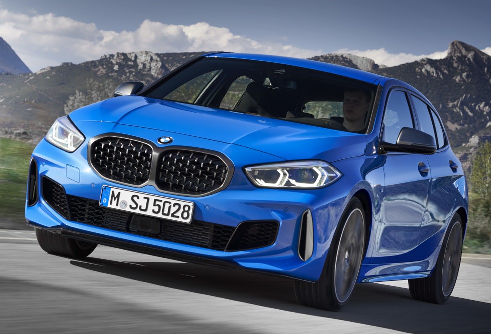 BMW M135i xDrive chega ao Brasil com 306 cv — Foto: Divulgação/BMW