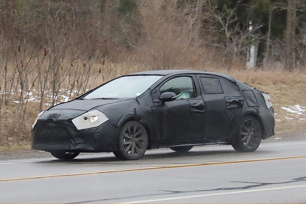 Flagra do novo Toyota Corolla 2020 em testes (Foto: Automedia) — Foto: Auto Esporte