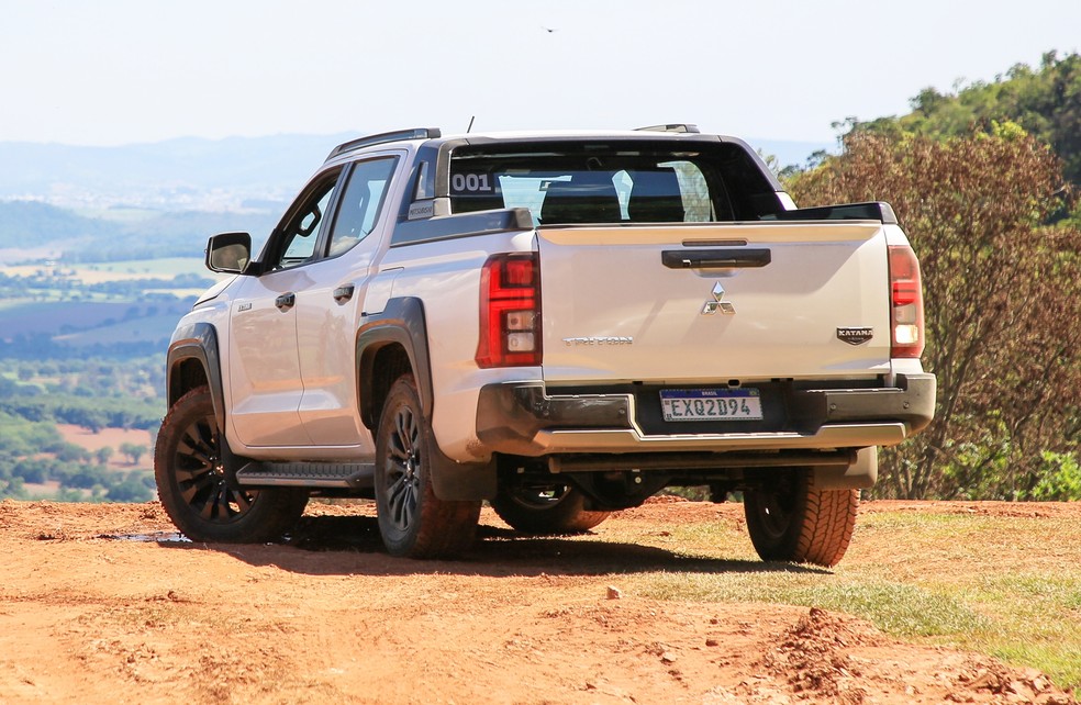 Nova Mitsubishi Triton tem o mesmo motor 2.4 turbodiesel, mas agora com 205 cv e 47,9 kgfm  — Foto: Divulgação