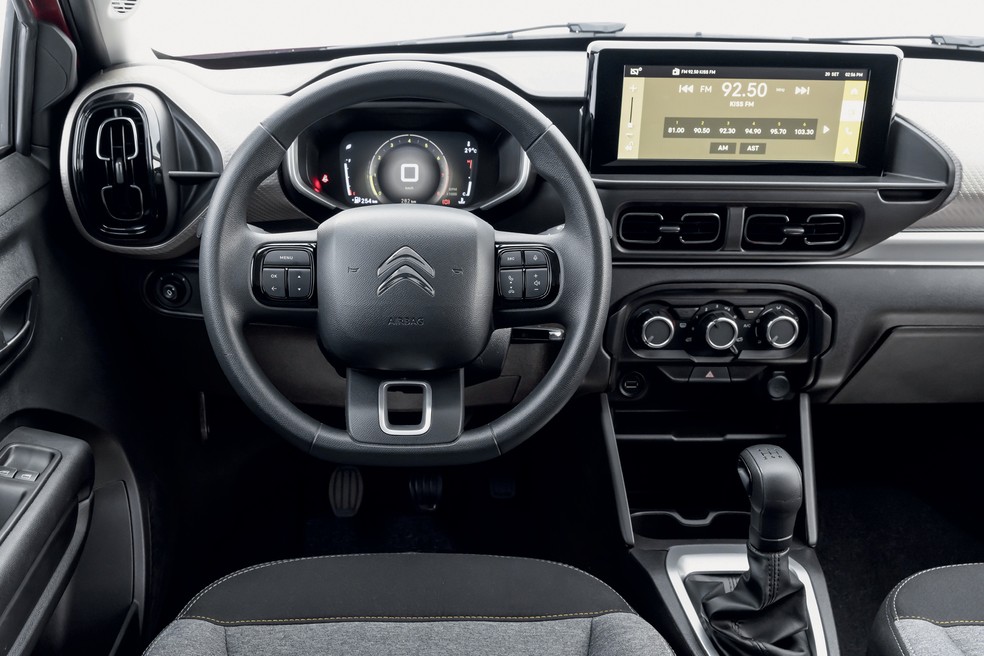 SUV com estilo cupê aposta em preço baixo e espaço interno — Foto: Divulgação