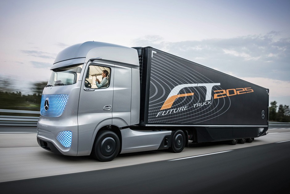 FT 2025 tem motor seis cilindros de 449 cv e 224 kgfm, câmbio (AT) de 12 marchas e direção elétrica