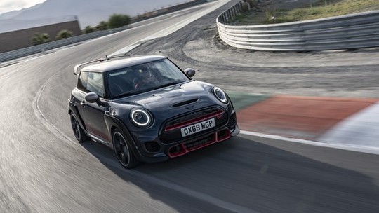 Mini Cooper JCW GP aposta nos 306 cv e na exclusividade para custar R$ 300 mil no Brasil