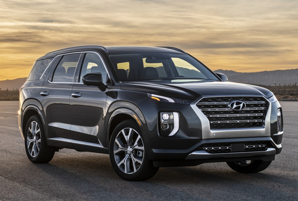 Hyundai Palisade tem faróis divididos e a característica grade octagonal da marca — Foto: Divulgação/Hyundai