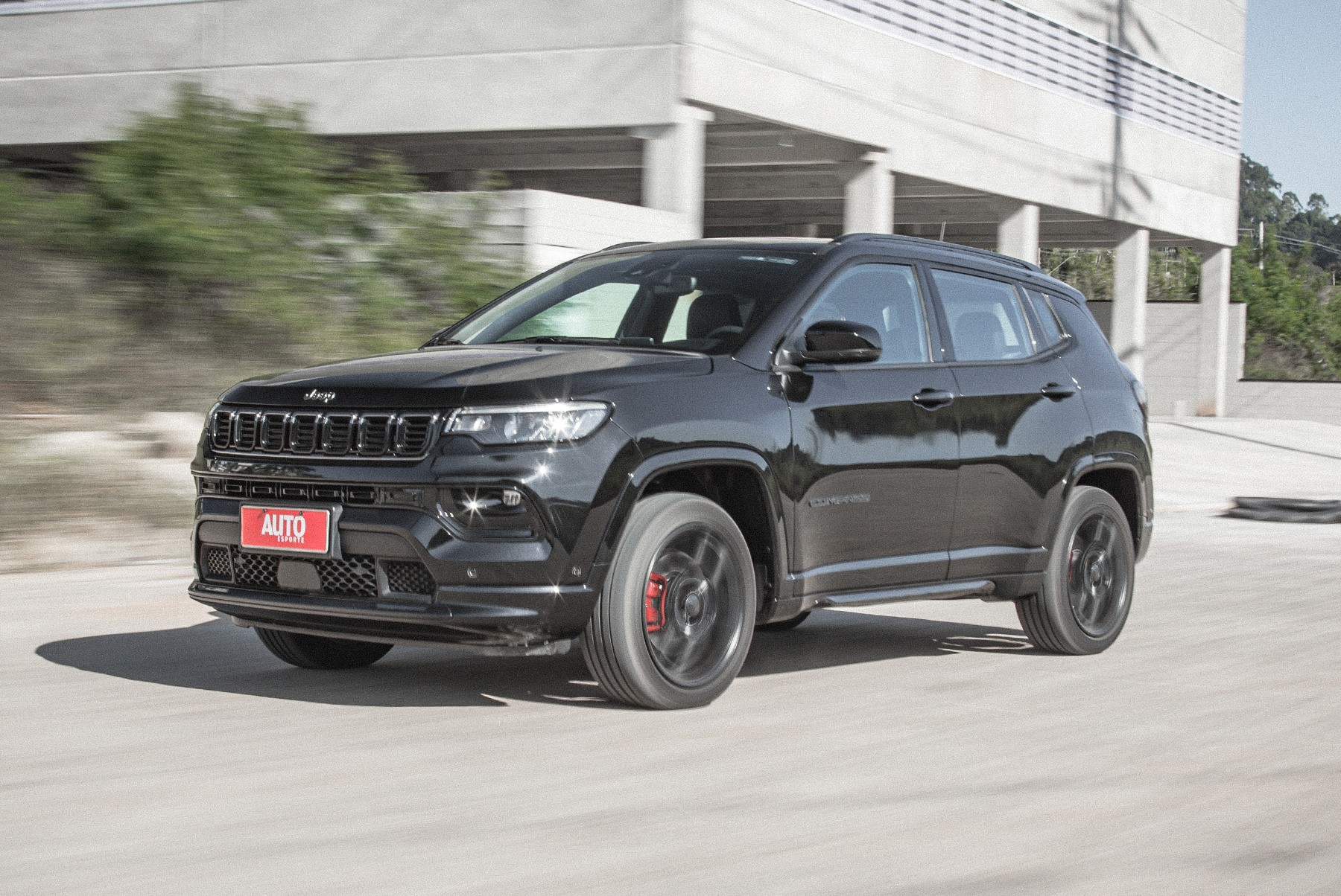 Jeep Compass Blackhawk 2.0 turbo vira flex; veja desempenho e consumo