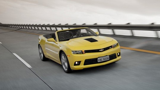 Chevrolet Camaro ganha versão conversível por R$ 239.900