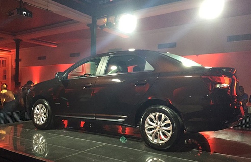 Perfil do Cobalt mudou mais pelo recorte dos faróis e das lanternas, além das rodas (Foto: Giulia Lanzuolo/Auto News Brasil) — Foto: Auto Esporte