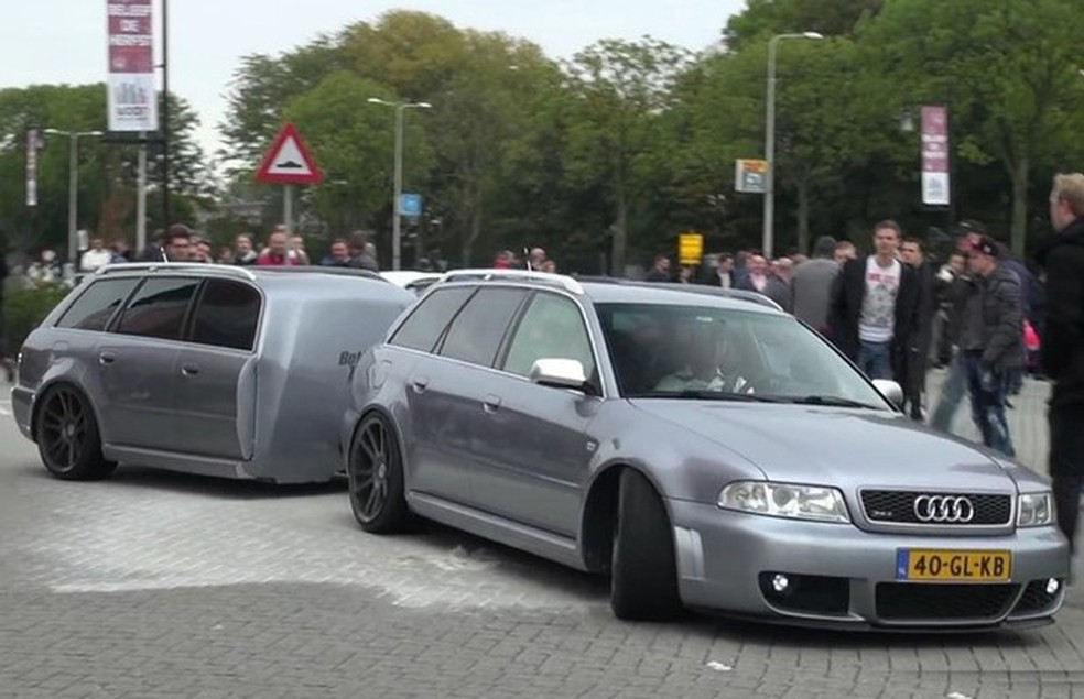 Audi RS4 Avant ganha reboque que imita o próprio carro (Foto: Divulgação) — Foto: Auto Esporte