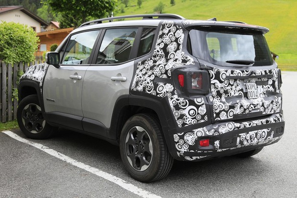 Jeep Renegade reestilizado (Foto: Automedia) — Foto: Auto Esporte