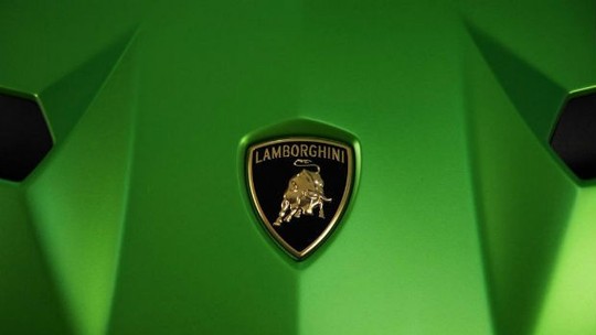 Lamborghini divulga imagens do novo Aventador SVJ