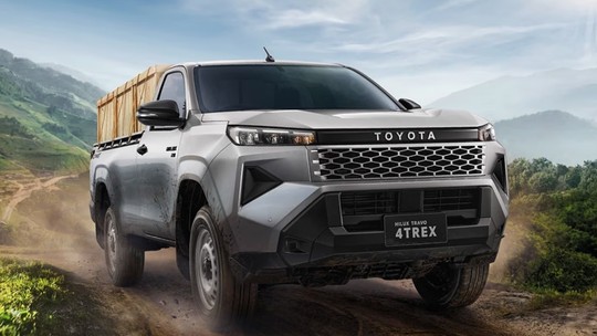 Nova Toyota Hilux terá versões voltadas ao trabalho com câmbio manual