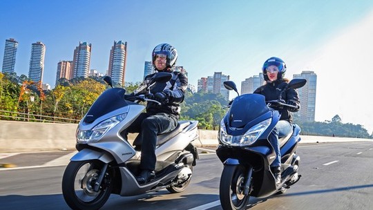 Honda PCX usada desvaloriza pouco, faz até 44 km/l na cidade e custa R$ 5 mil a menos