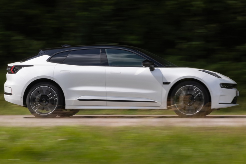 Crossover tem quase 5 metros de comprimento e 3 m só de entre-eixos — Foto: Divulgação