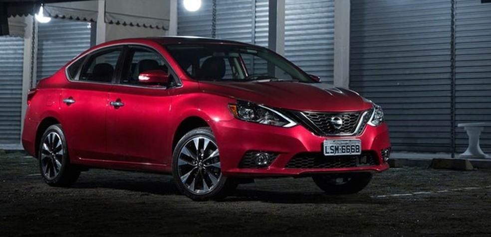 Nissan Sentra 2017 tem motor .20 — Foto: Auto Esporte